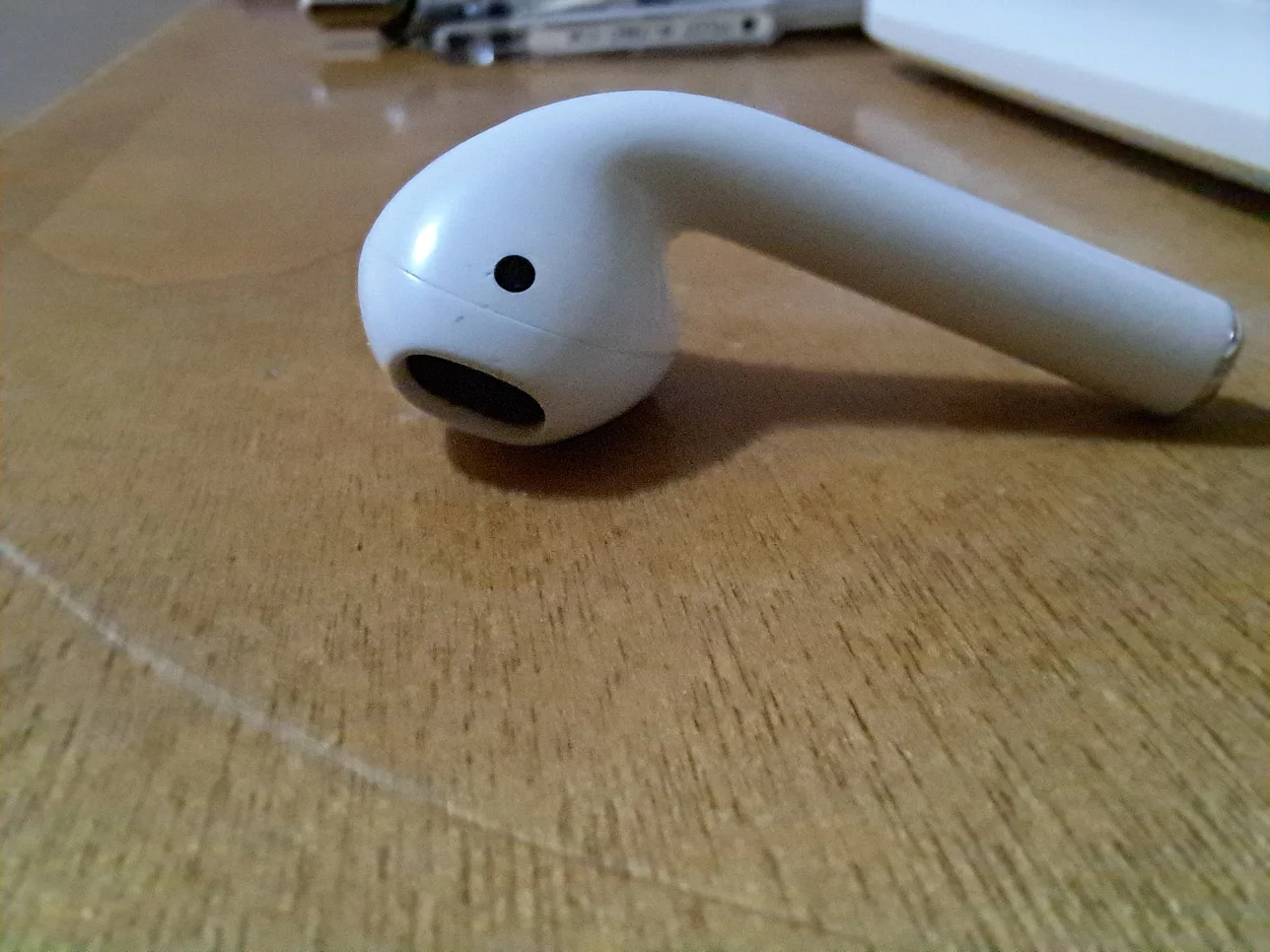 Airpod 1st gen (left) thumbnail