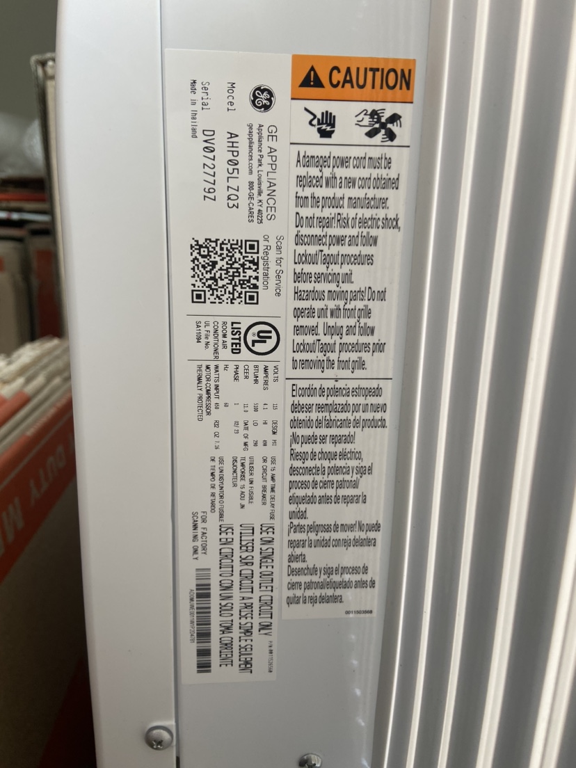 Practically new GE Window Air Conditioner for 150sf room - photo 4