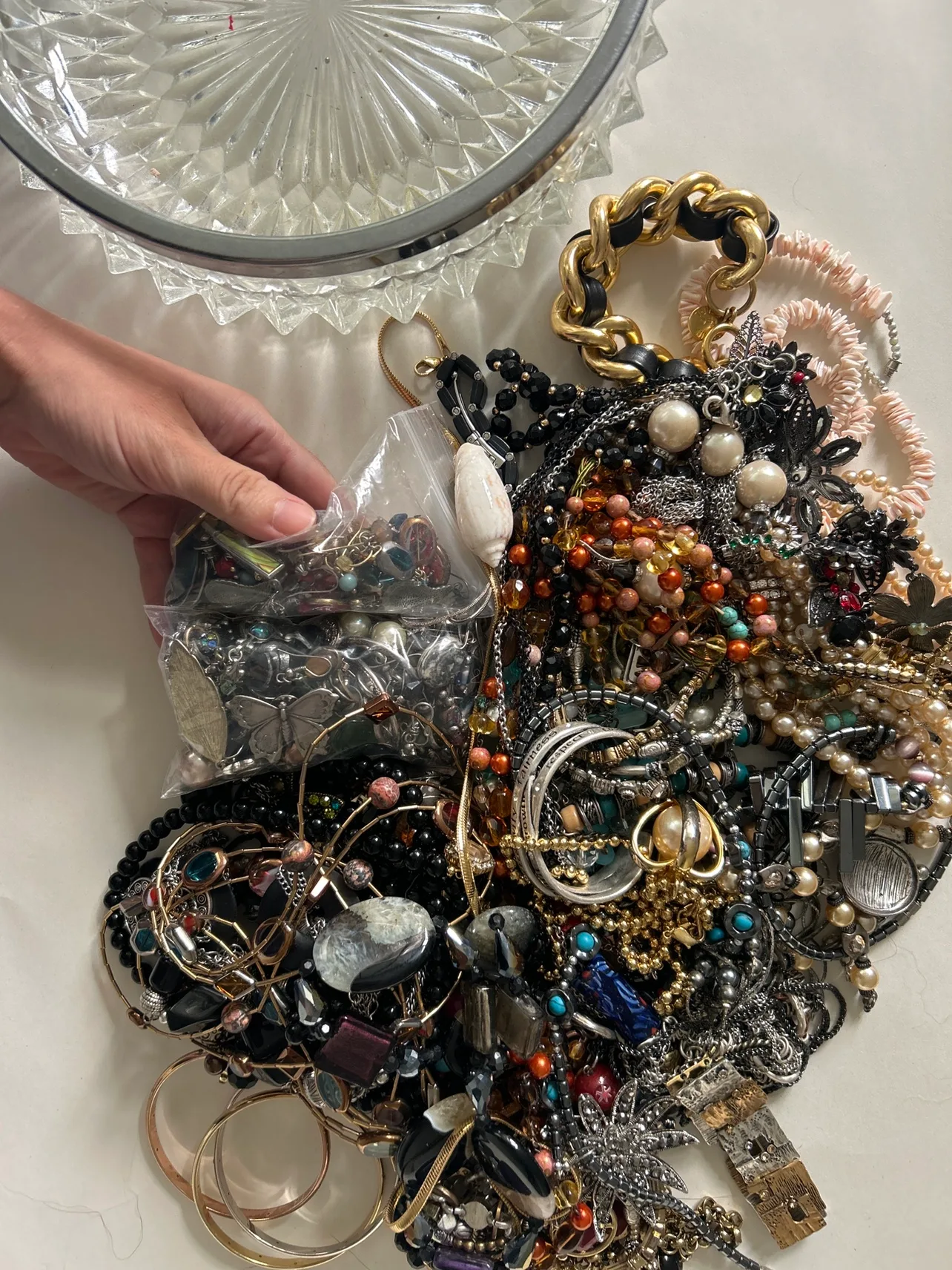 Lot of vintage jewelry thumbnail