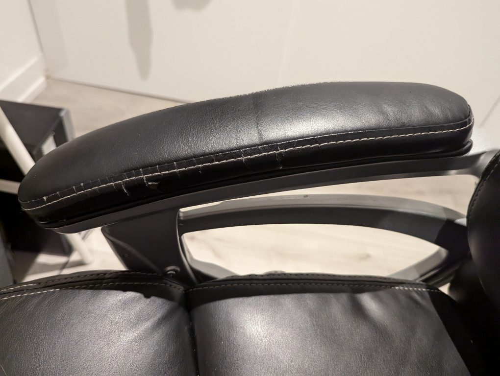 office chair - photo 3