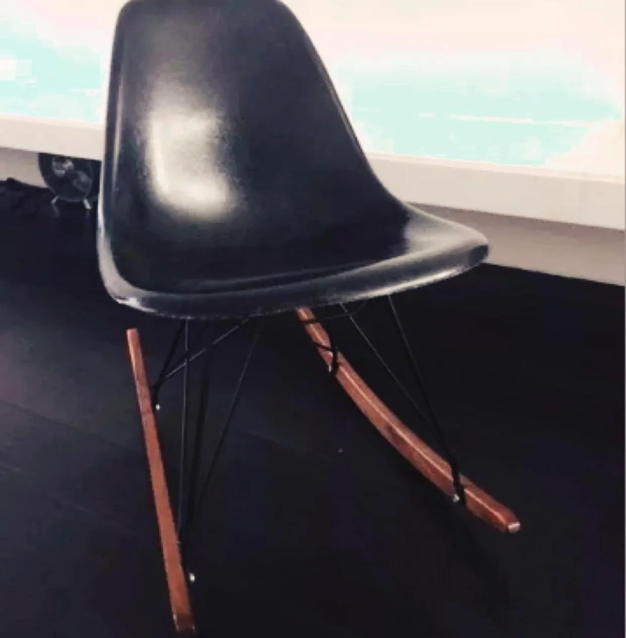 Vintage amazing Eames Rocking Chair image indicator(2)