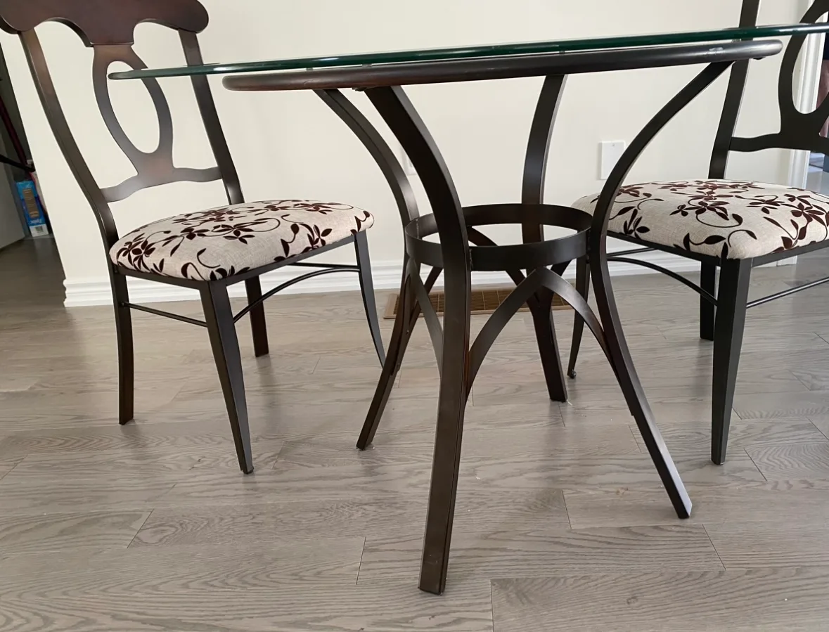 Small Dining Table Set image indicator(3)