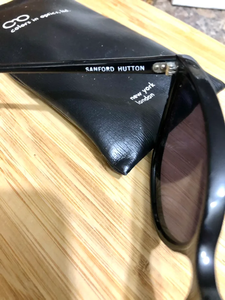 Vintage 80’s Oversized Cat-Eye Black Sunglasses image indicator(6)