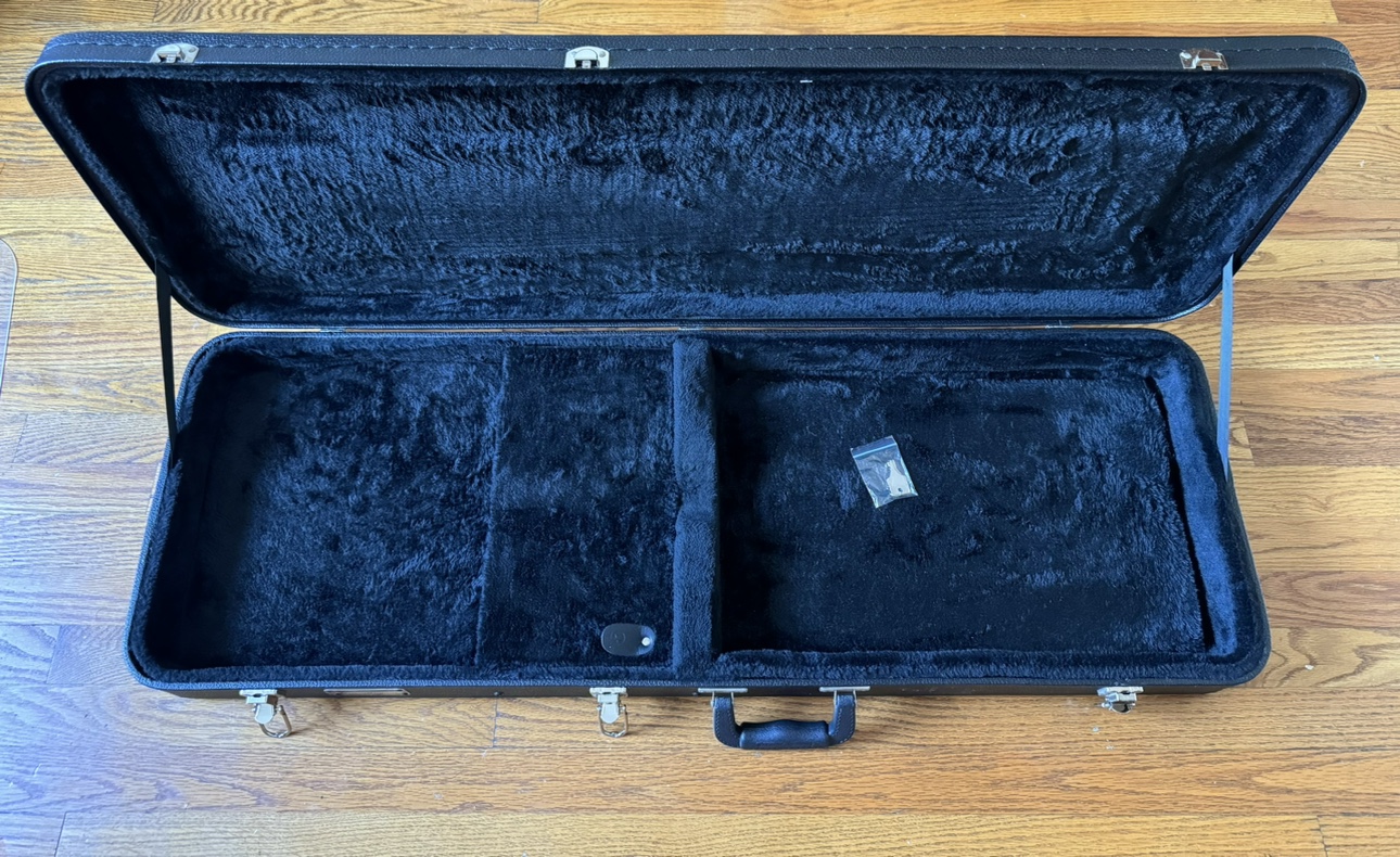 Electric Guitar Case (hard shell) - photo 2