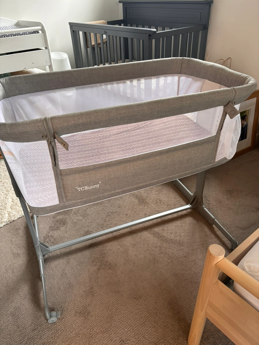 TCBunny 2-in-1 Bassinet & Bedside Sleeper Karrot