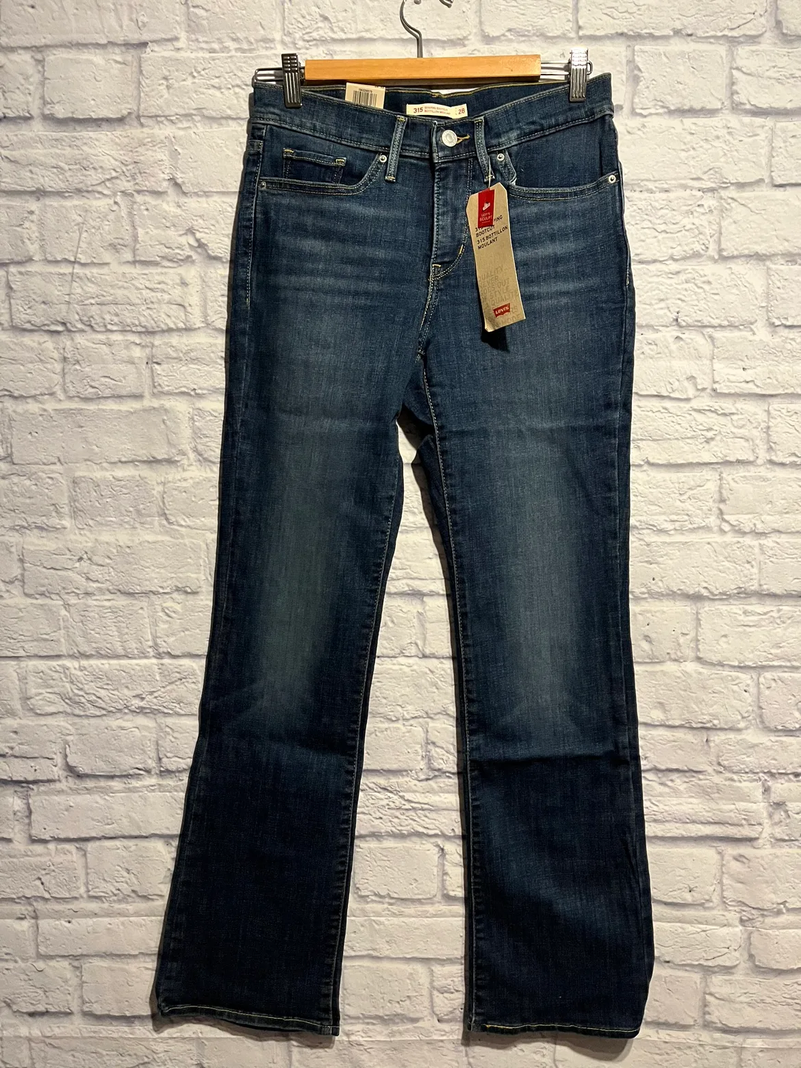 New Levi’s 315 Shaping Bootcut Jeans 28 thumbnail