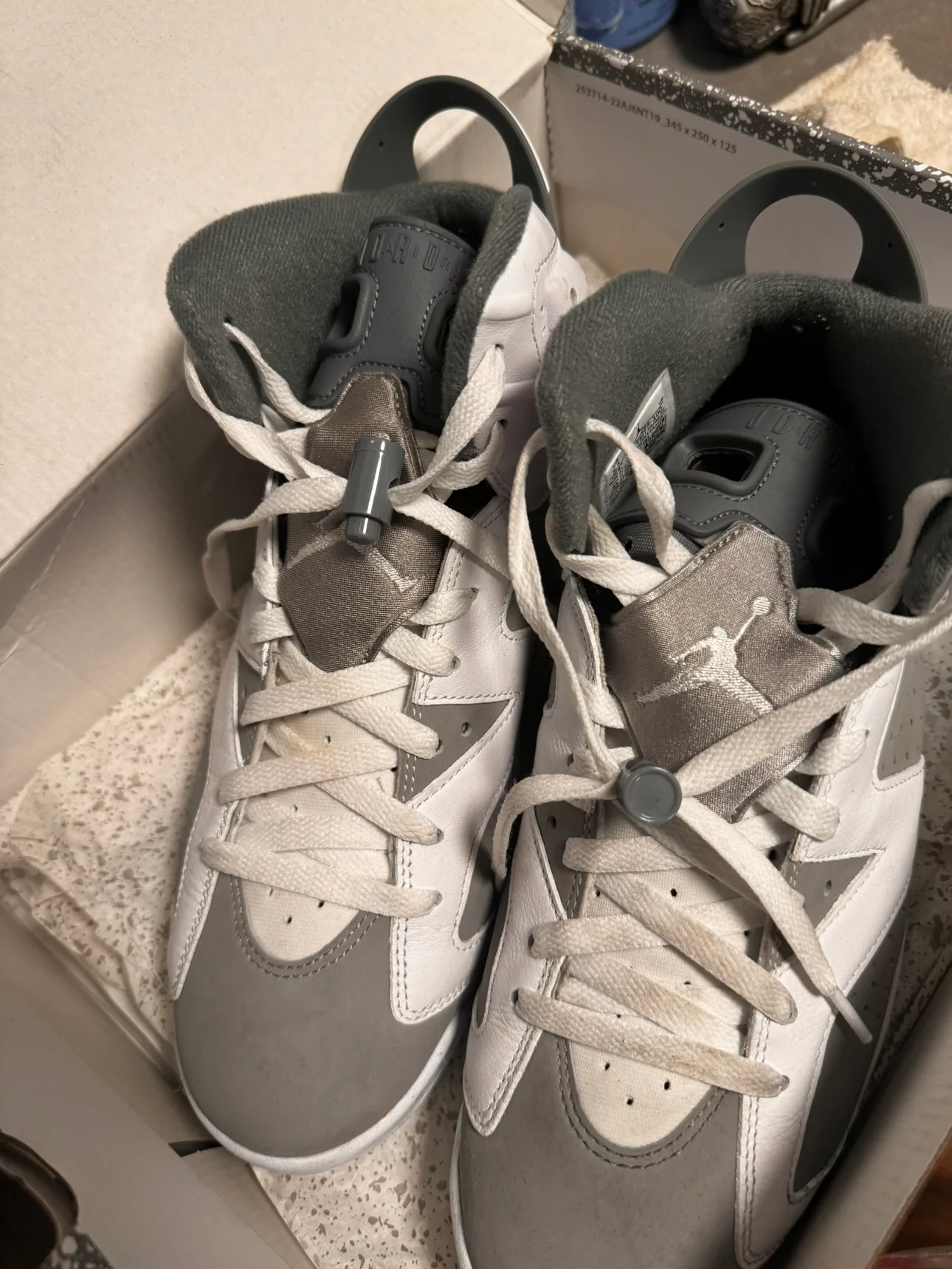 Air Jordan 6 Retro "grey" image indicator(2)