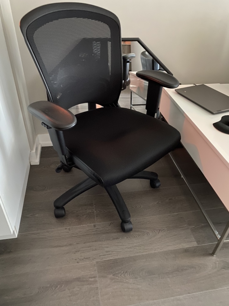 Black Mesh Manager Chair