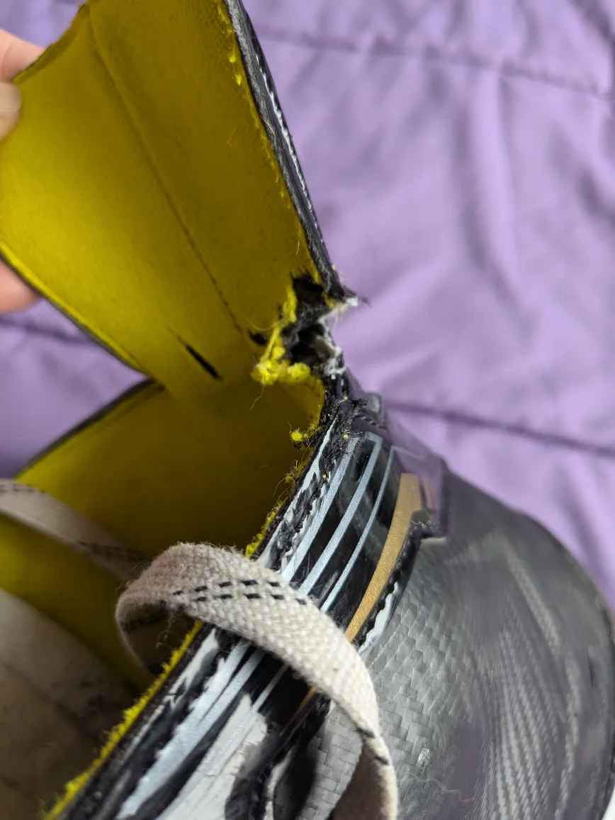 Bauer Supreme S25 Hockey Skates Size 10.5 image indicator(4)