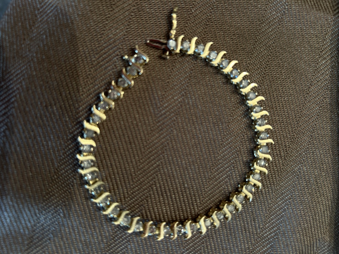Diamond Tennis Bracelet 3.5 carat diamonds 14k gold pick up