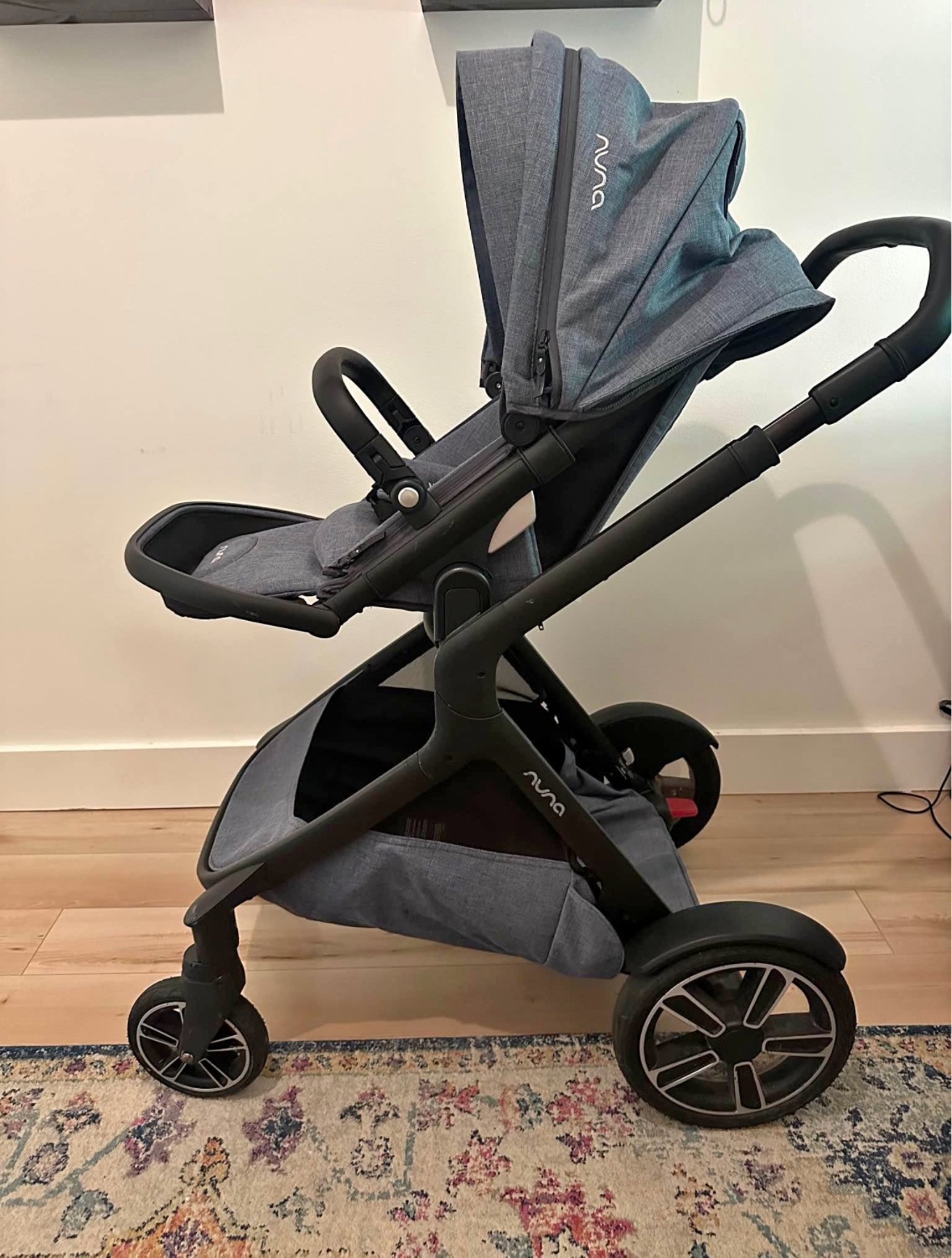 Nuna Demi Grow and Nana Pipa car seat