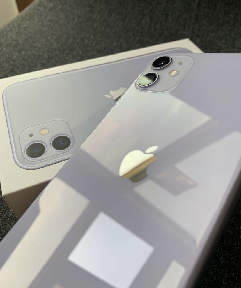 iPhone 11 (64GB) - Purple + 7 phone cases - photo 2