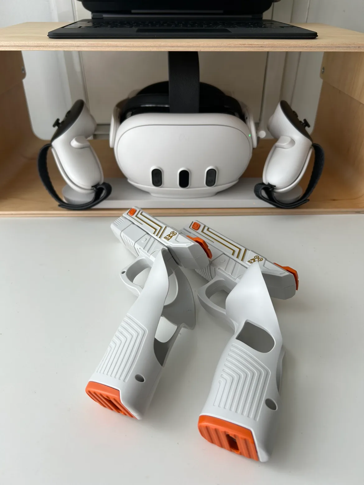 AMVR Pistol Grips for Meta Quest Touch Controllers image indicator(9)