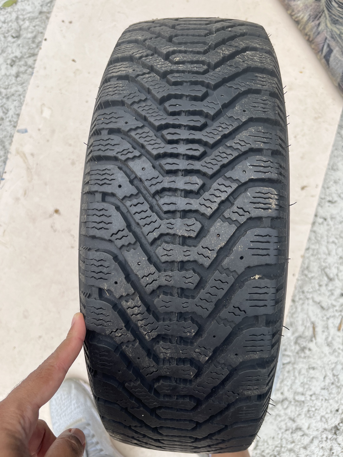 185/65R14 Winter Tire and Rim - photo 2