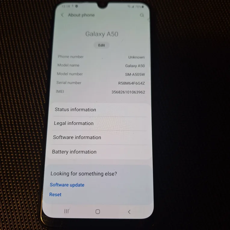 Samsung A50 64 GB unlocked thumbnail