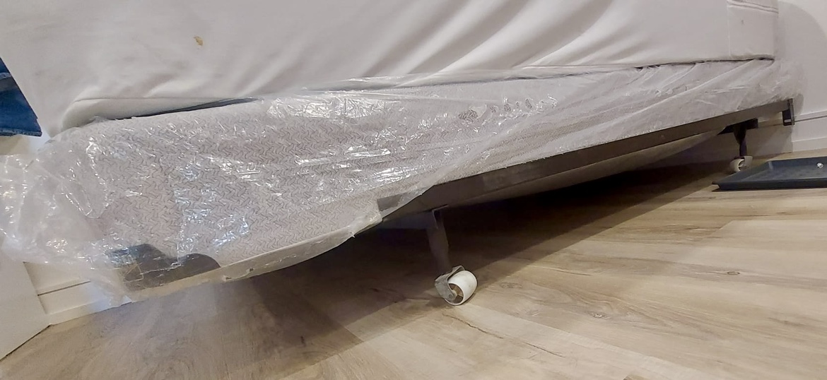 Queen Size mattress with box spring and base - photo 4