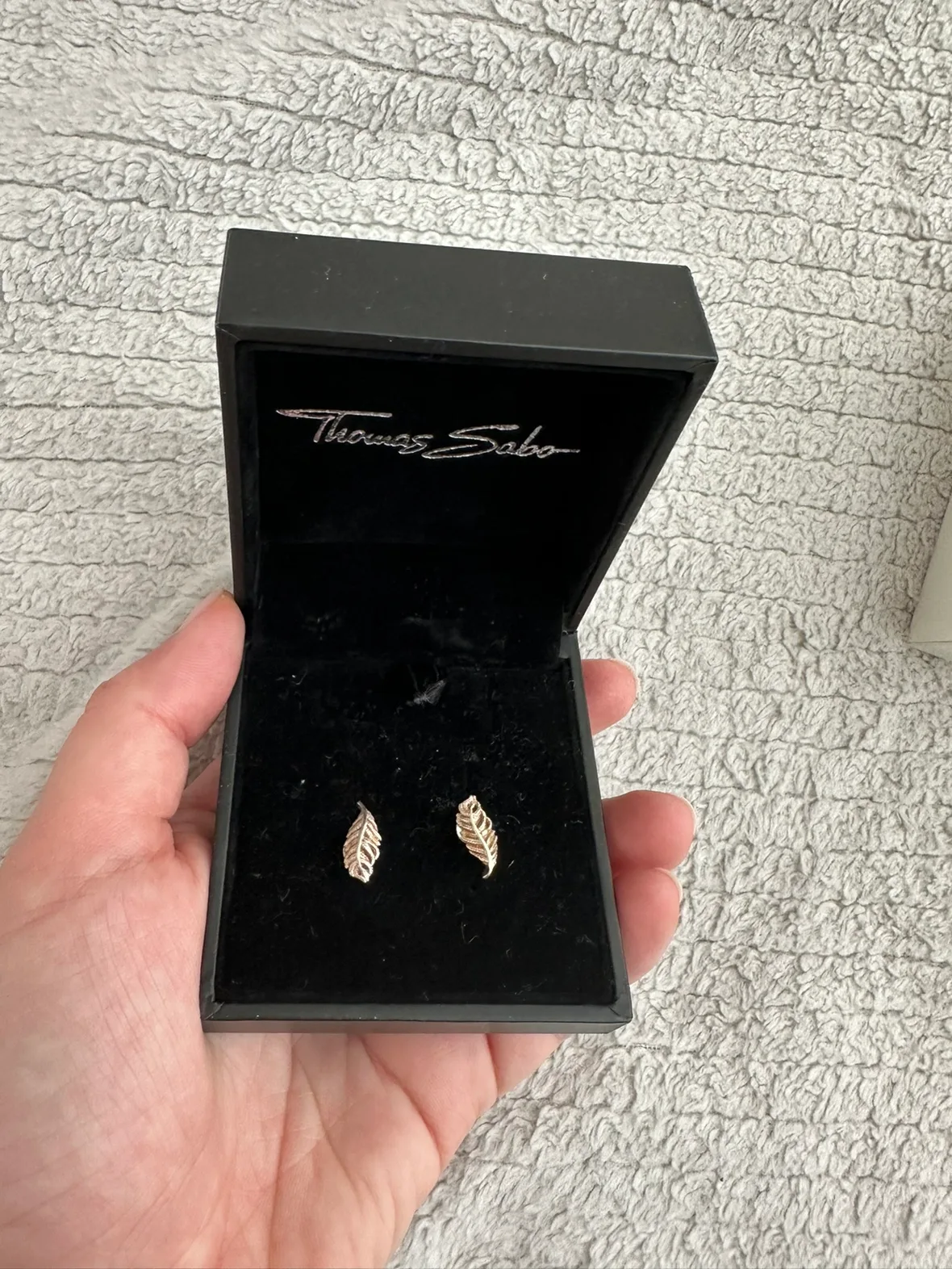 Thomas Sabo Feather Earrings image indicator(2)