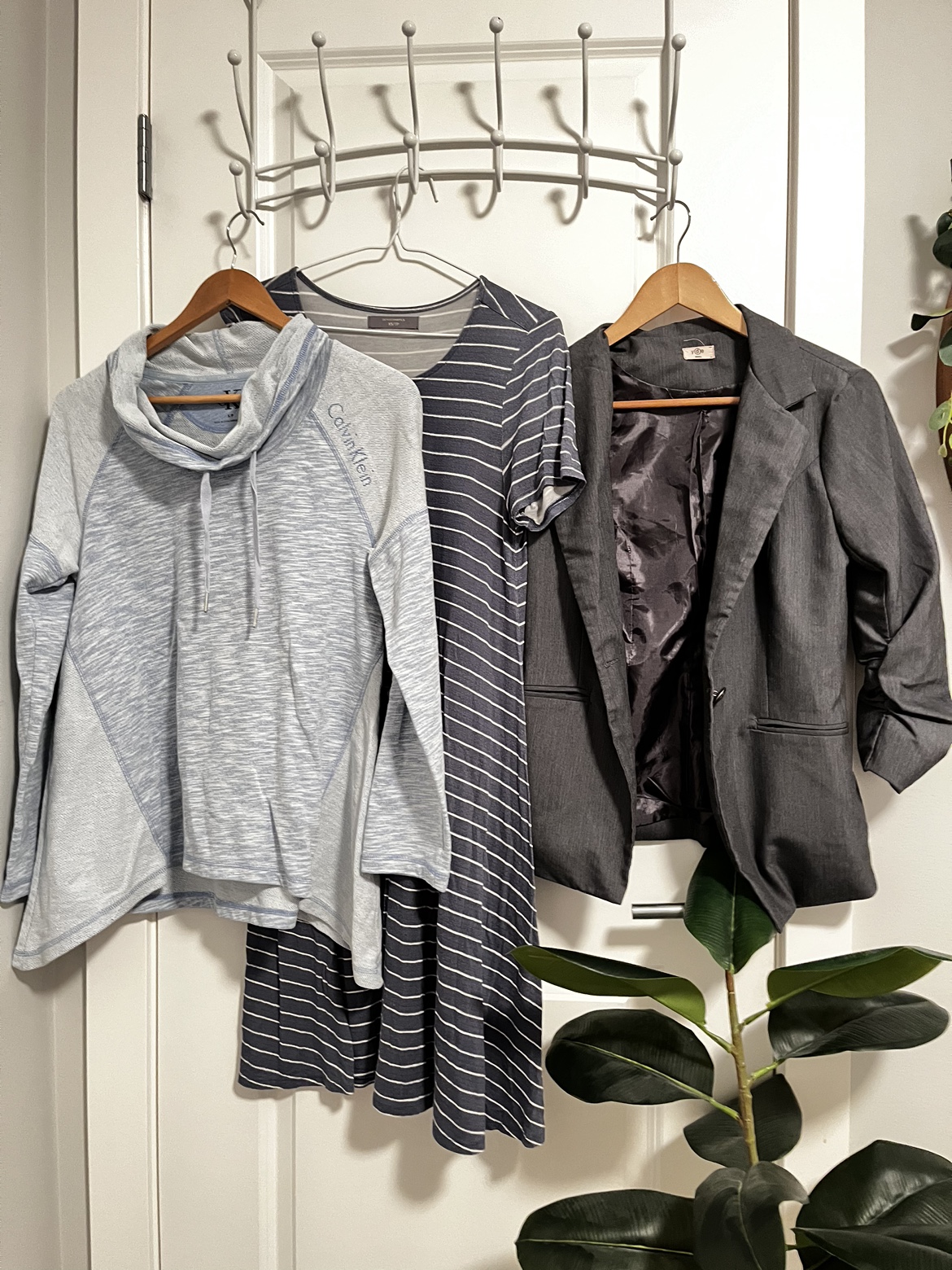 Size Small Women's Clothing Bundle - photo 5