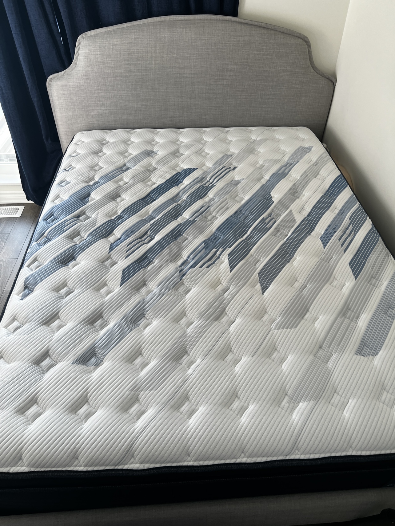 Serta iComfort Queen Mattress - photo 2