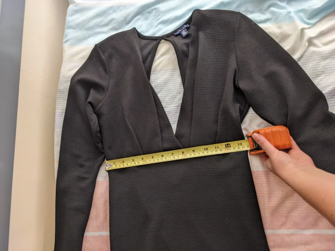 Black Plunge V-Neck Dress with Open Back image indicator(5)