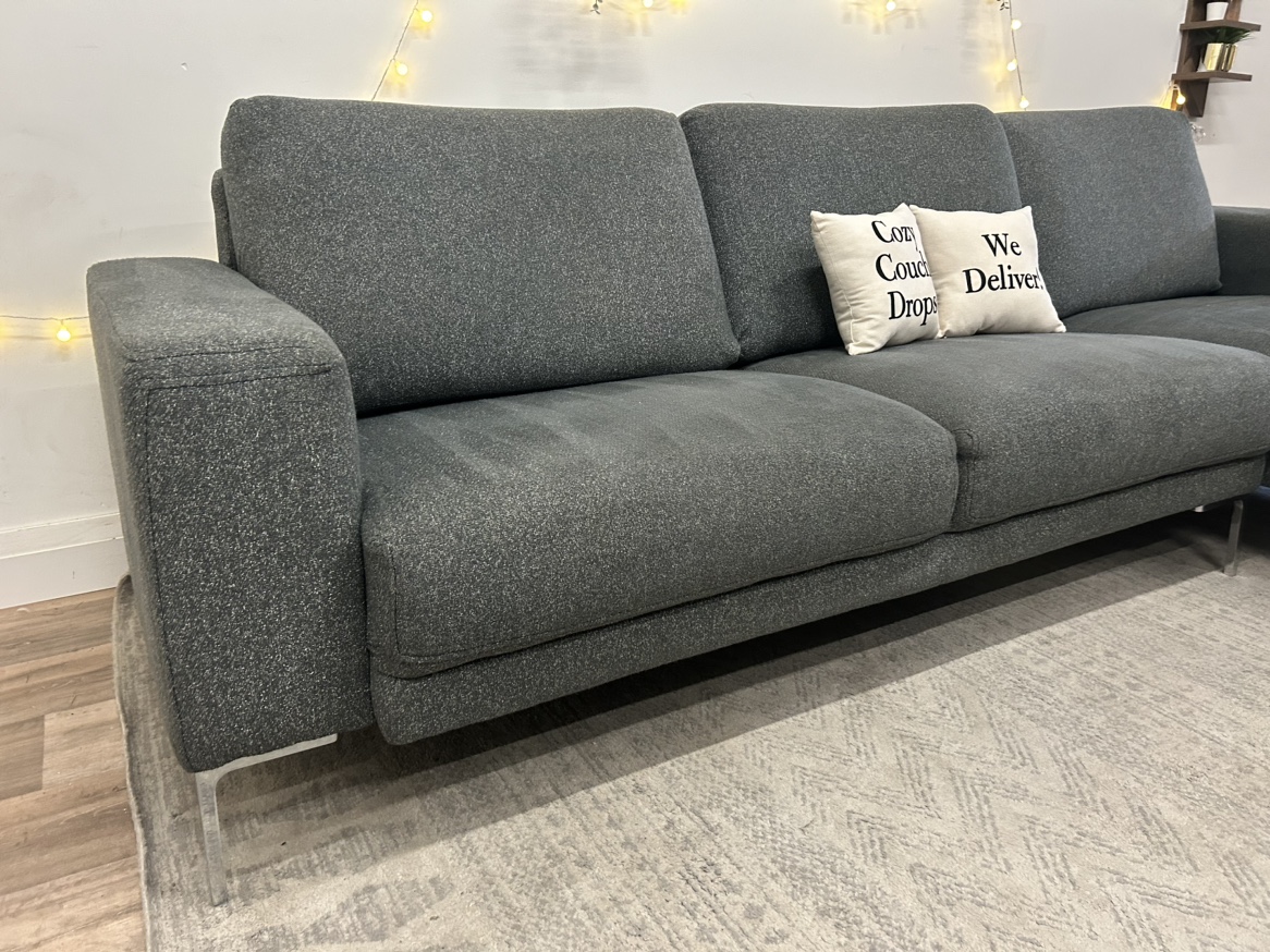 Structube Sectional Sofa 🚚 Delivery Available - photo 4