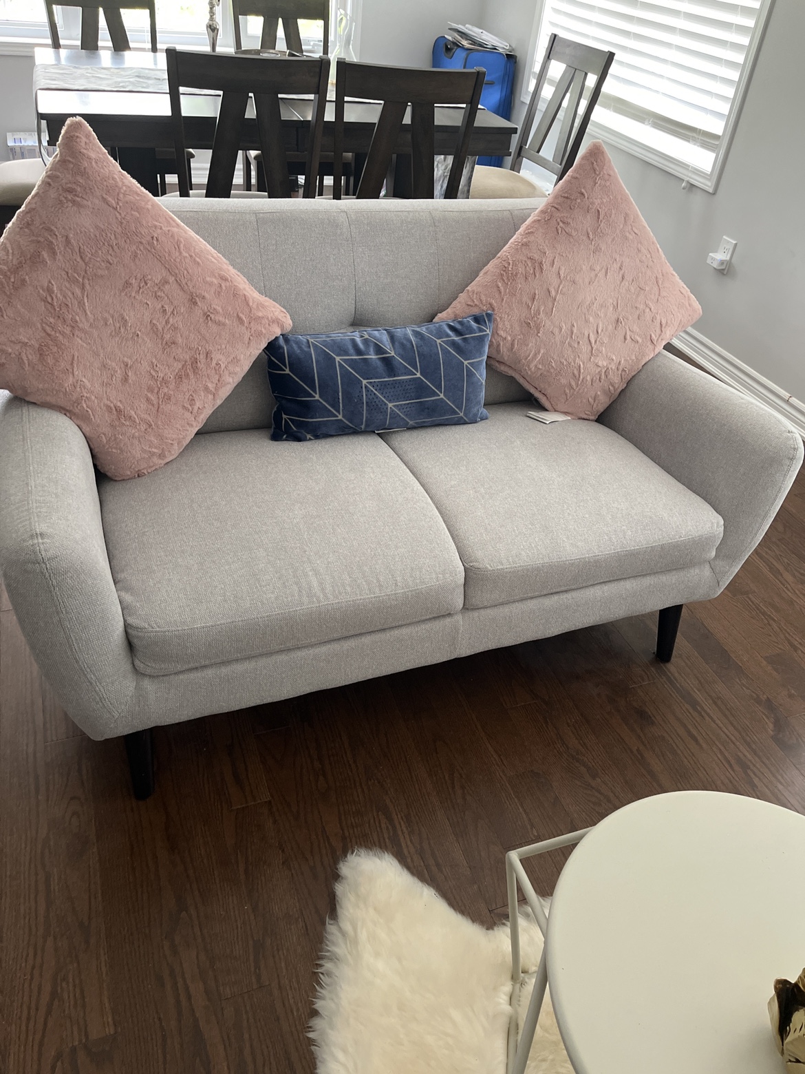 2 seater sofa - photo 2