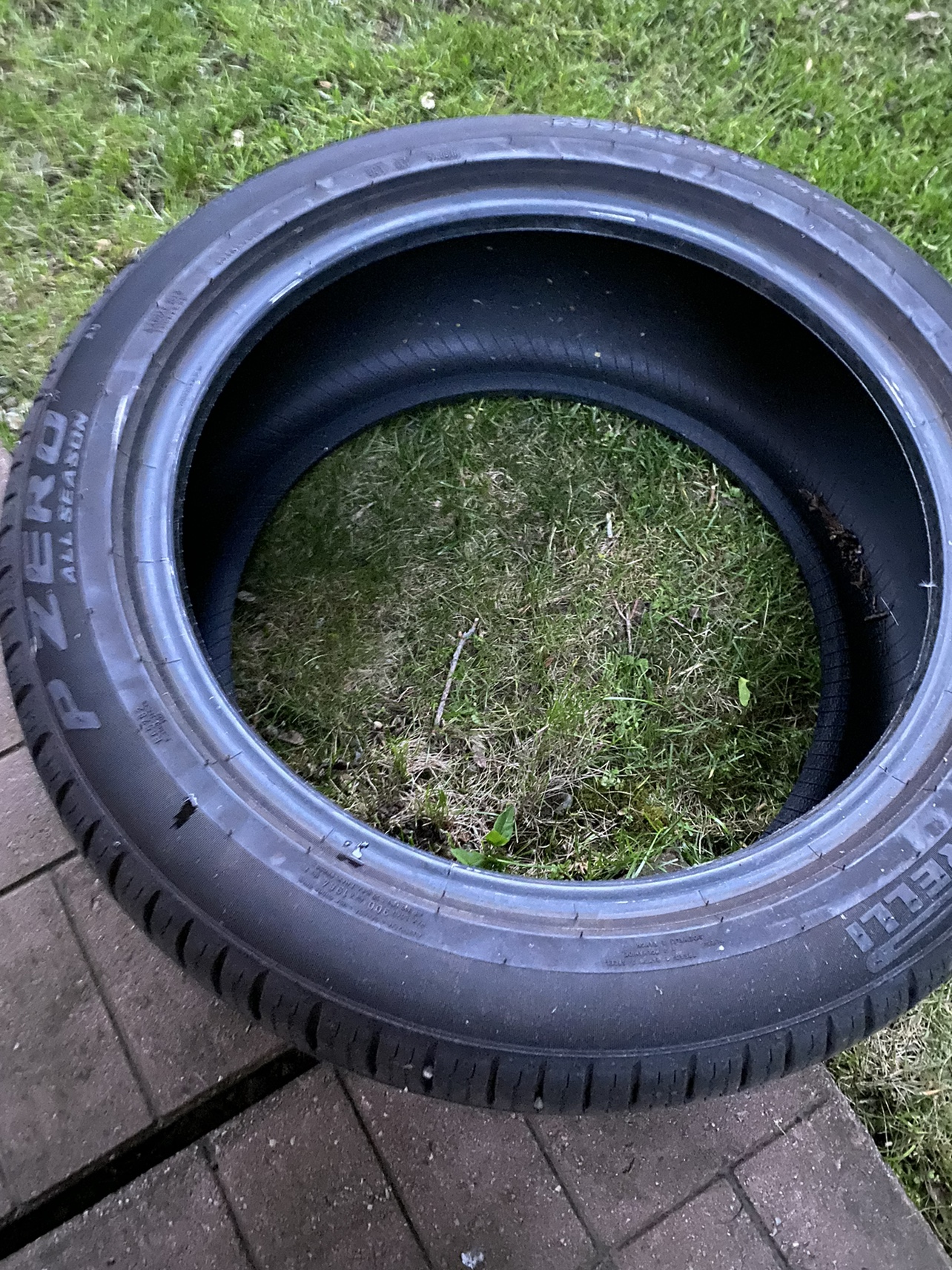 Pirelli P-ZERO 255/45/19