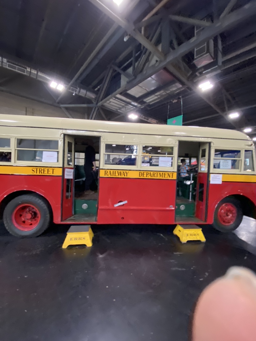 Vintage Bus Model #freecycle - photo 2