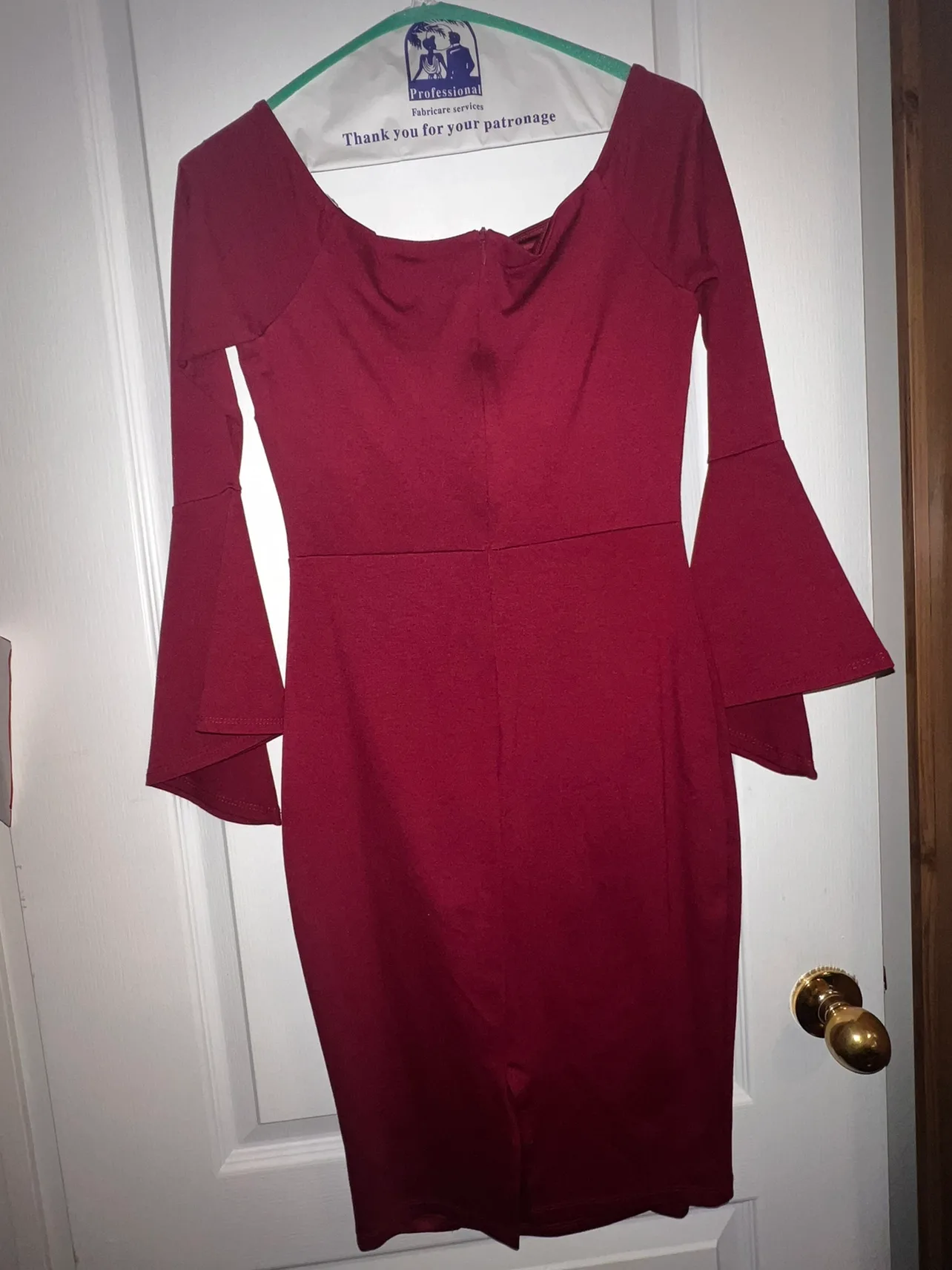 EUC Lulu’s Burgundy S image indicator(3)