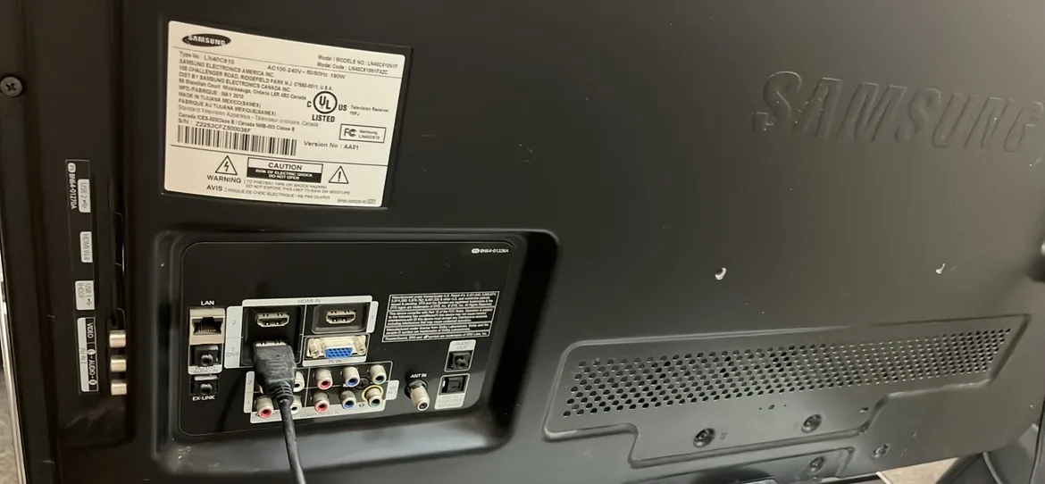 Samsung 40” TV image indicator(3)