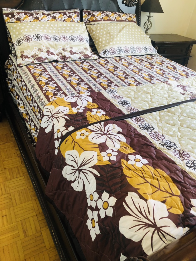 Queen bed sheet set with quilt - 6 pieces