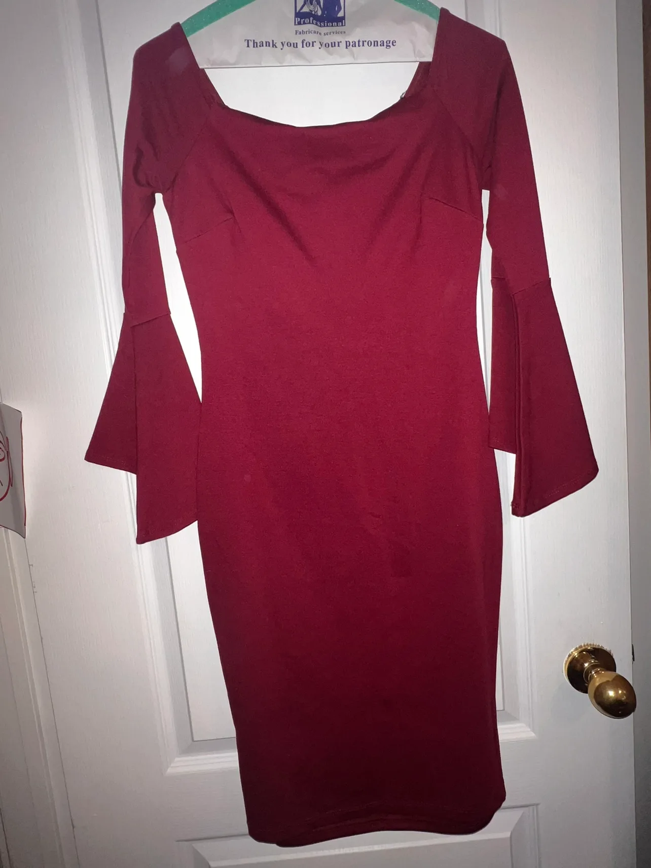 EUC Lulu’s Burgundy S image indicator(2)