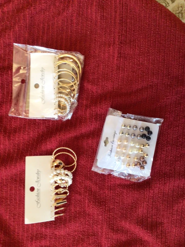 Gold & Pearl Earrings thumbnail
