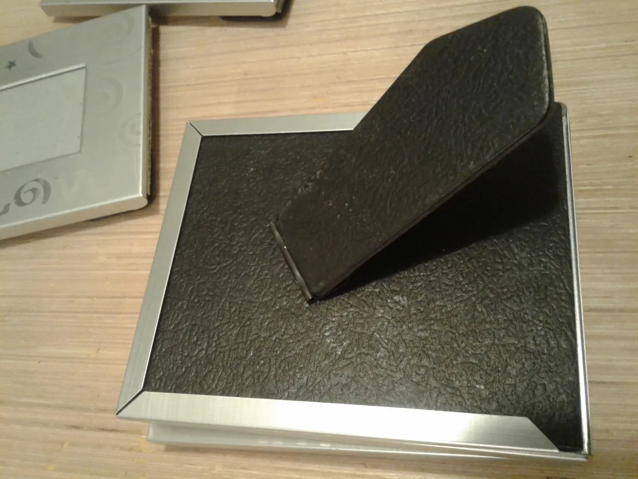 Set of 5 Silver "Love" Photo Frames image indicator(2)