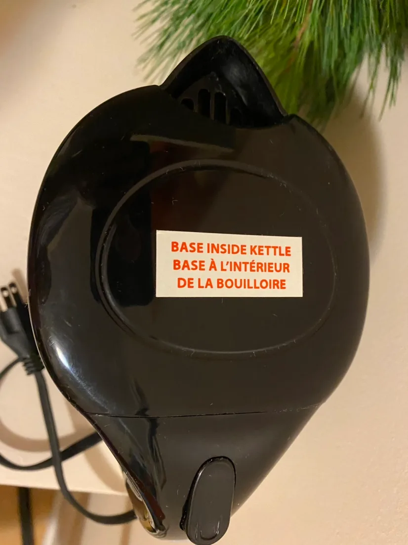 Electric Kettle Salton (2 wks used only) image indicator(4)