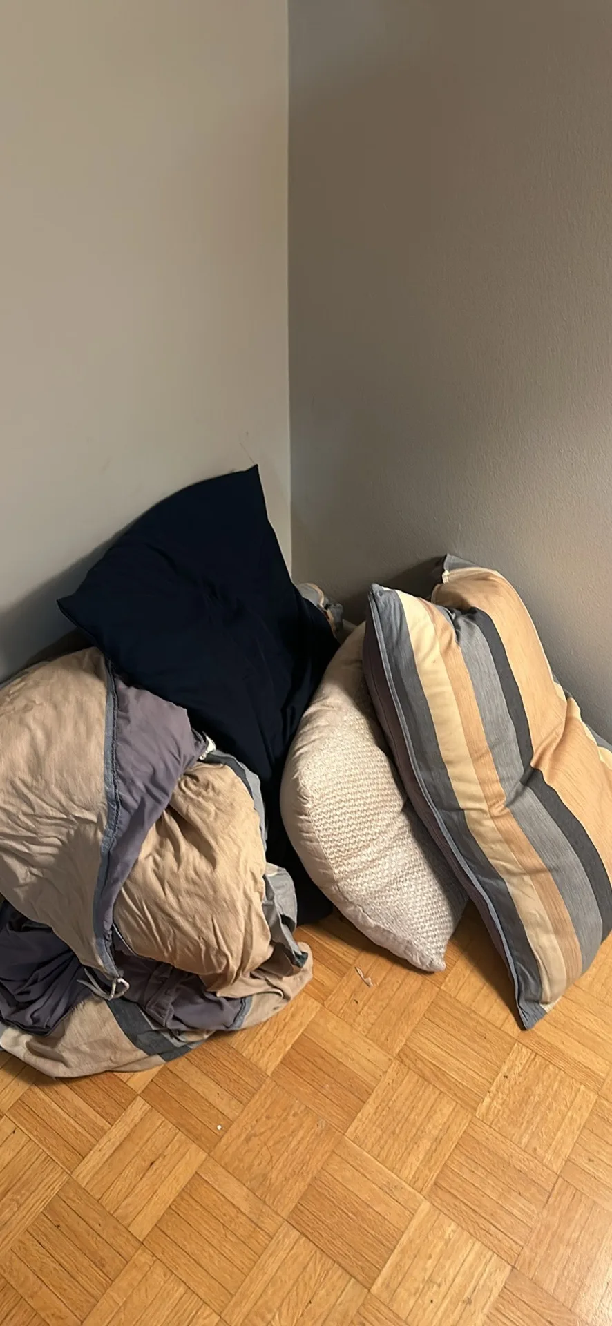 Giveaway pillow and duvet thumbnail
