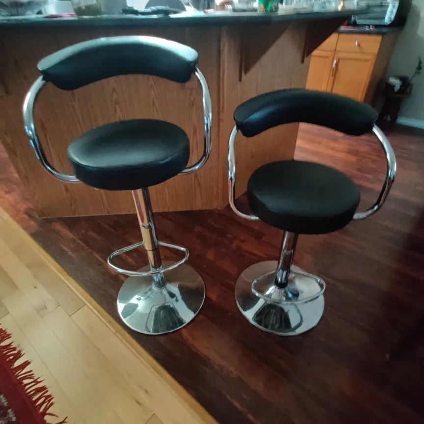 Set of Two Bar Stools thumbnail