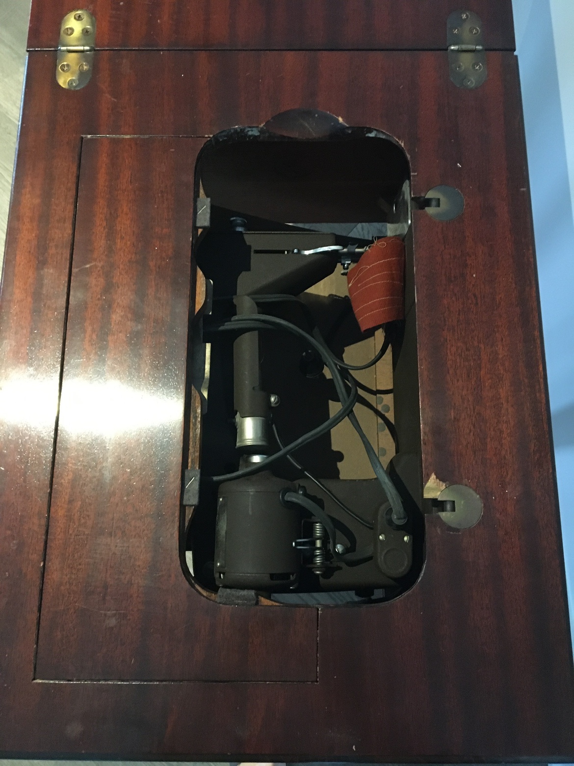 Vintage Rotary Sewing Machine - photo 4