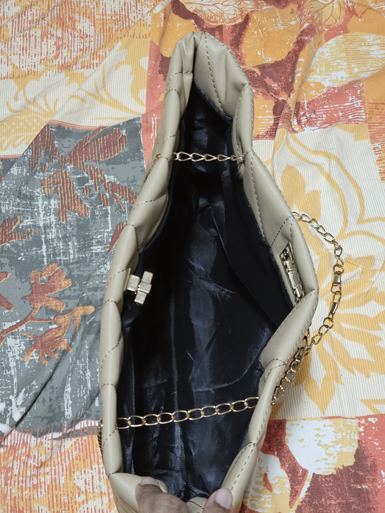Beige quilted chain bag - photo 2