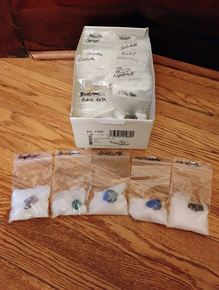 Collection / lot of gemstones / crystals #freecycle thumbnail