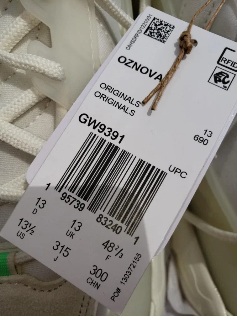 Adidas Shoes Brand New 13.5 US size image indicator(4)