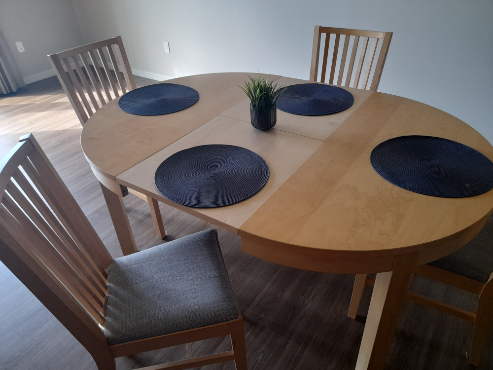 Dining Table and Chairs - photo 4