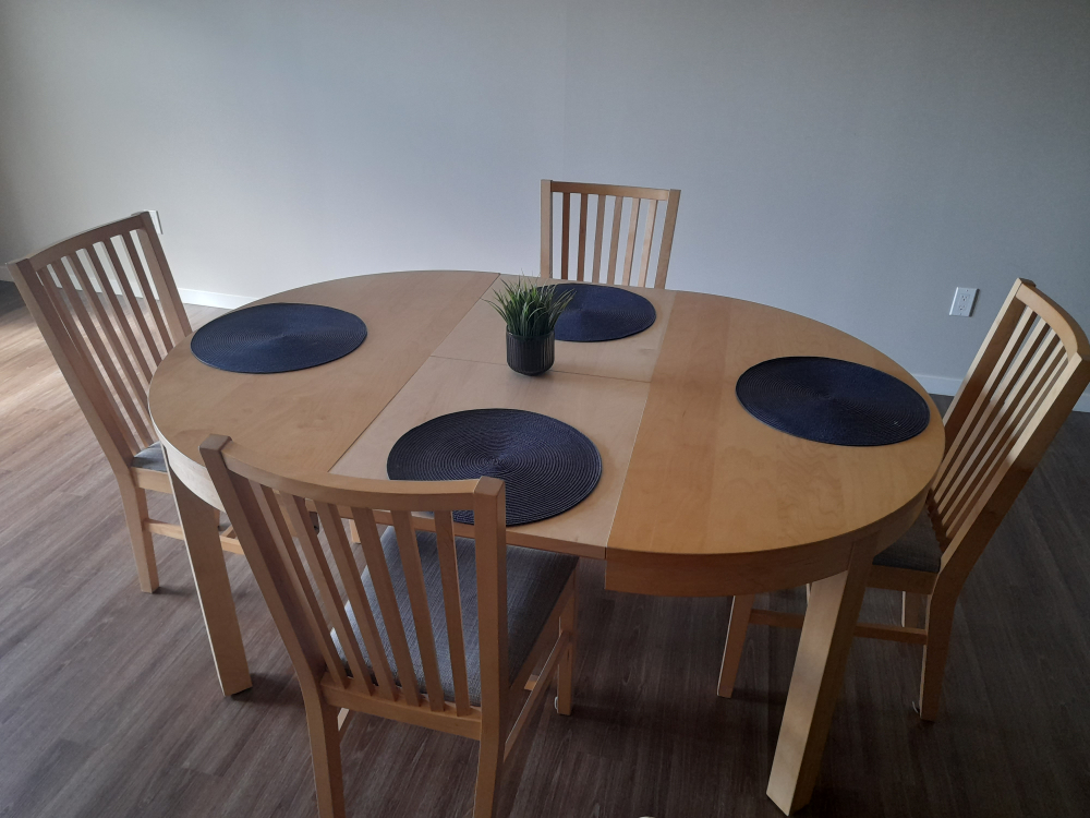 Dining Table and Chairs - photo 5