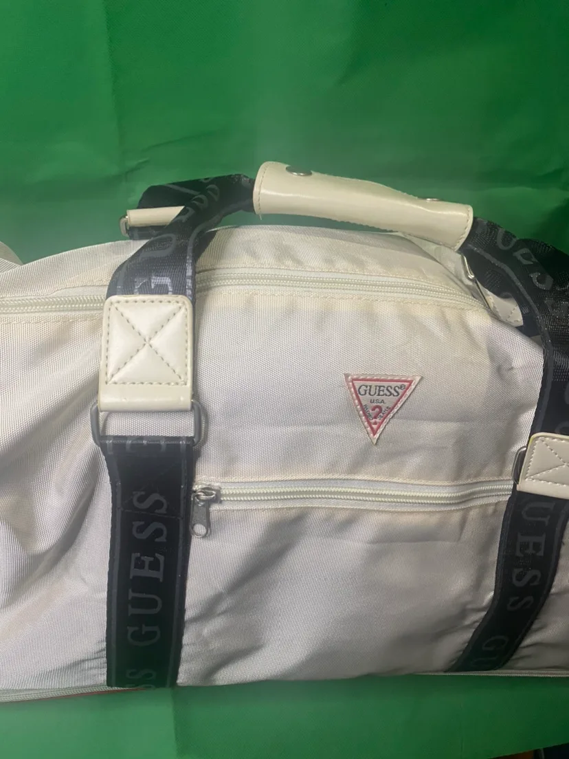 Guess Travel Bag image indicator(7)