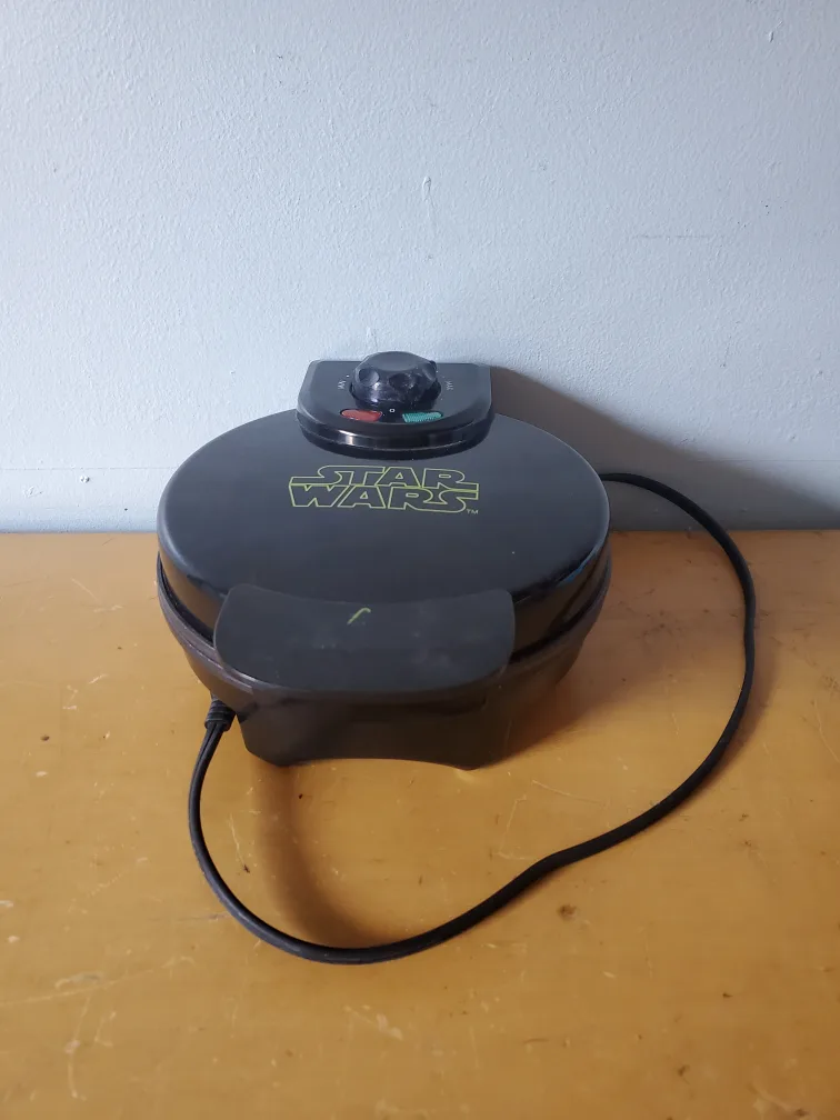 Star Wars Disney Darth Vader Pancake Waffle Maker Home image indicator(2)