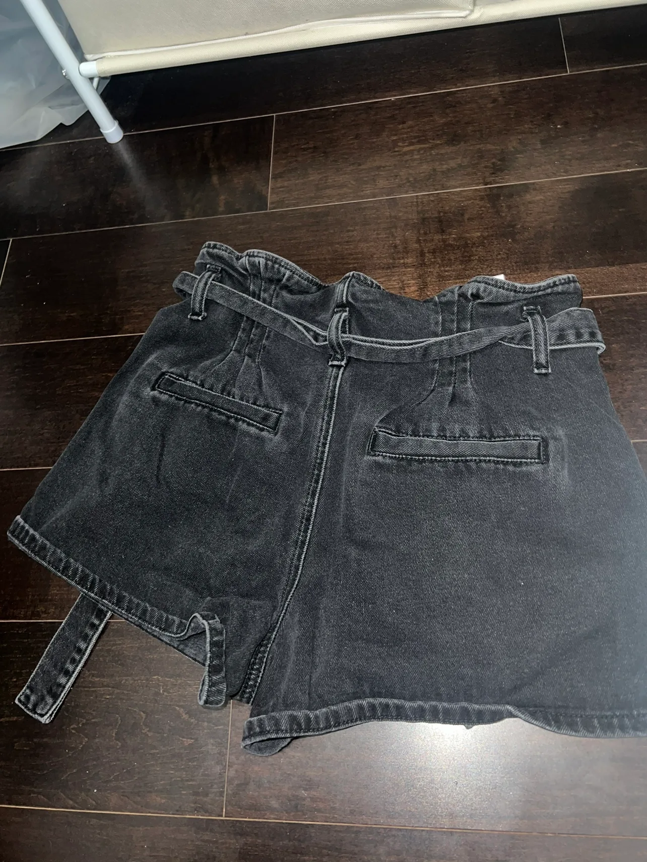 American Eagle Black Denim Shorts image indicator(3)