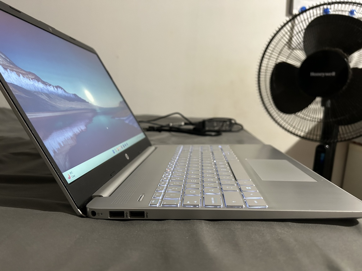 HP 15.6" Laptop (AMD Ryzen 7 5700U/512 GB/16 GB) - photo 3