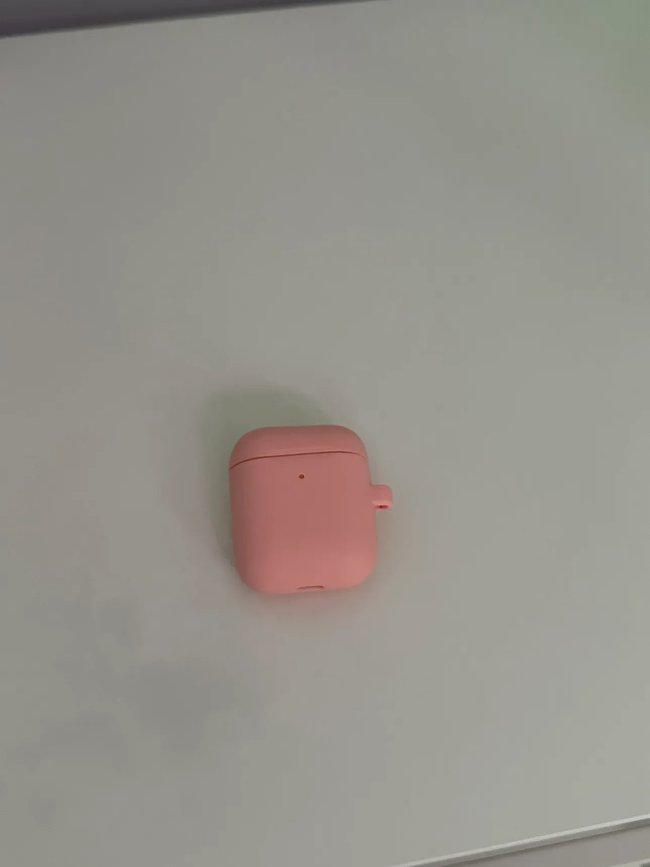 Wireless Charging Pink AirPods Case image indicator(2)
