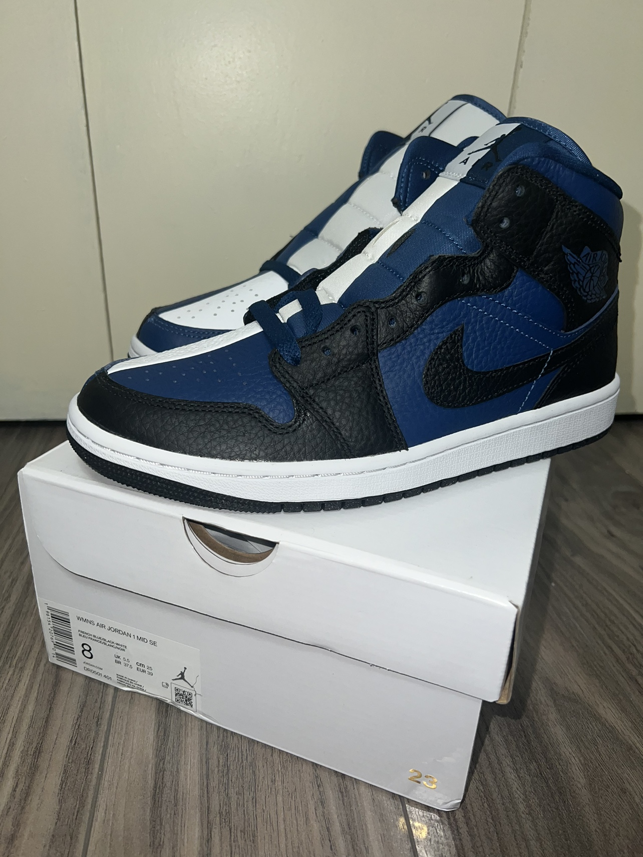 Air Jordan 1 Mid SE (SPLIT)