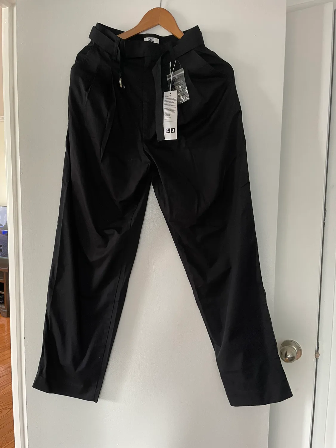 Uniqlo U Black Tuck Pants thumbnail